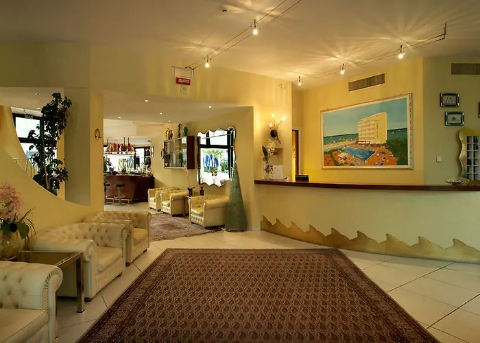 佩蒂卡利酒店 3* 佩萨罗