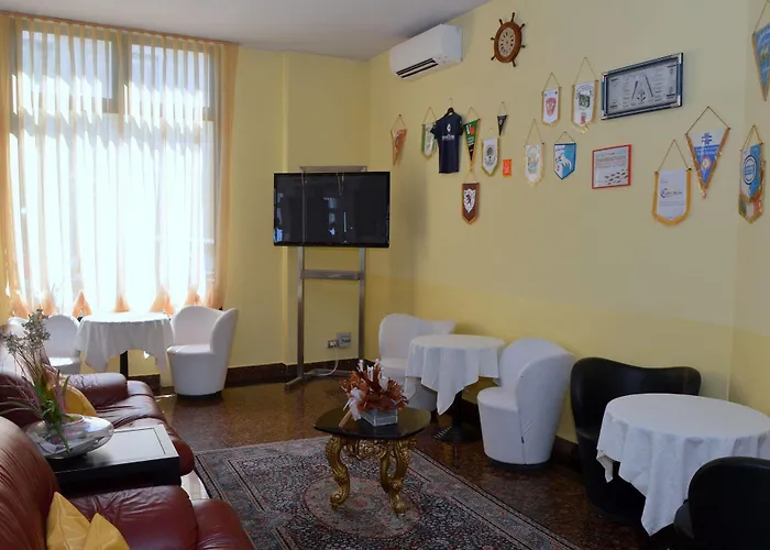 佩蒂卡利酒店 酒店 佩萨罗