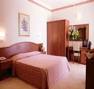 Perticari Hotel 3*